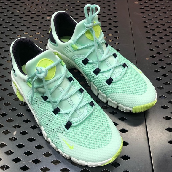 Nike Free Metcon 4 Sneakers - Picture 6 of 15